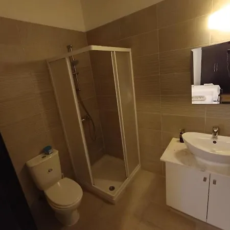 With Amazing Location Appartement