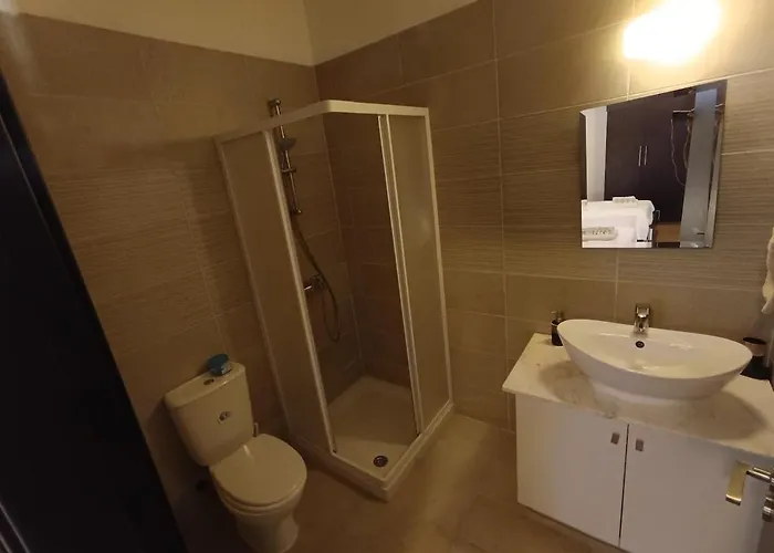 With Amazing Location Appartement